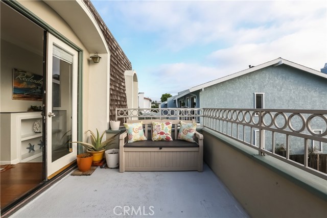 110 Guadalupe Avenue, Redondo Beach, California 90277, 3 Bedrooms Bedrooms, ,3 BathroomsBathrooms,Residential,Sold,Guadalupe,PW17148402
