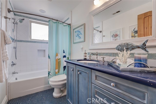 2615 Laurel Avenue, Manhattan Beach, California 90266, 5 Bedrooms Bedrooms, ,3 BathroomsBathrooms,Residential,Sold,Laurel,SB20122335