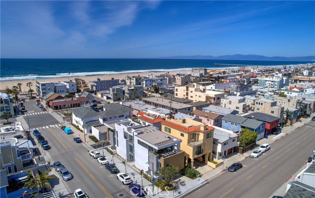 131 2nd Street, Hermosa Beach, California 90254, 4 Bedrooms Bedrooms, ,4 BathroomsBathrooms,Residential,Sold,2nd,SB19073645