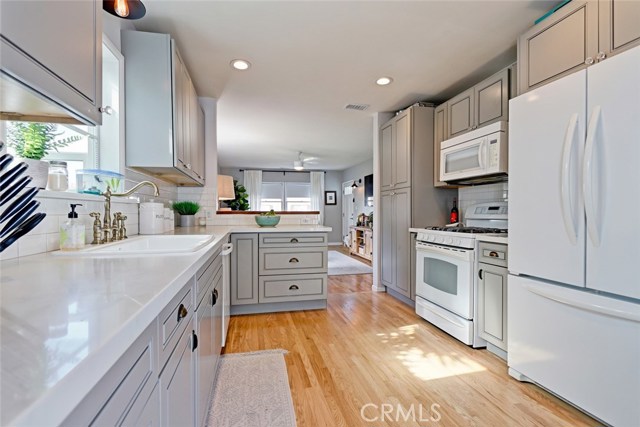 2306 Graham Avenue, Redondo Beach, California 90278, 2 Bedrooms Bedrooms, ,2 BathroomsBathrooms,Residential,Sold,Graham,SB18096314