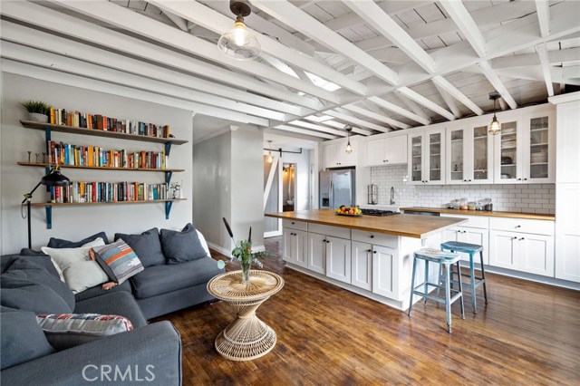 1708 Spreckels Lane, Redondo Beach, California 90278, 3 Bedrooms Bedrooms, ,2 BathroomsBathrooms,Residential,Sold,Spreckels,SB20220711