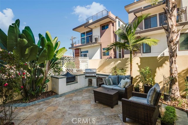 202 Lucia Avenue, Redondo Beach, California 90277, 4 Bedrooms Bedrooms, ,3 BathroomsBathrooms,Residential,Sold,Lucia,PV17247828