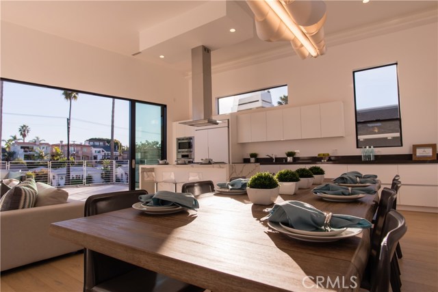 619 Knob Hill Avenue, Redondo Beach, California 90277, 5 Bedrooms Bedrooms, ,3 BathroomsBathrooms,Residential,Sold,Knob Hill,SB18022125