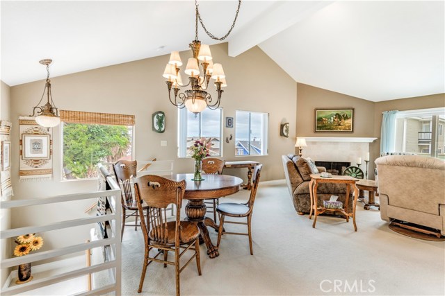 211 Helberta Avenue, Redondo Beach, California 90277, 2 Bedrooms Bedrooms, ,2 BathroomsBathrooms,Residential,Sold,Helberta,SB20006605