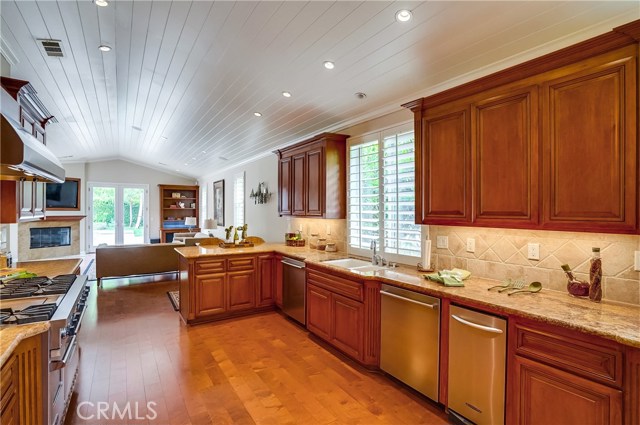 1 Hillcrest Manor, Rolling Hills Estates, California 90274, 4 Bedrooms Bedrooms, ,3 BathroomsBathrooms,Residential,Sold,Hillcrest Manor,SB19101049
