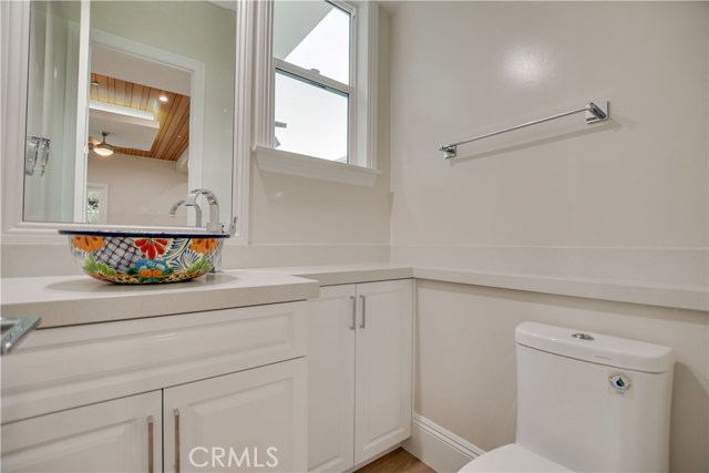 1ST LEVEL POWDER ROOM