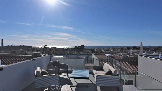 721 1st Place, Hermosa Beach, California 90254, 4 Bedrooms Bedrooms, ,3 BathroomsBathrooms,Residential,Sold,1st,SB18244815