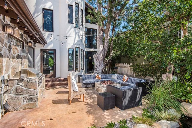 Entertaining outdoor area.