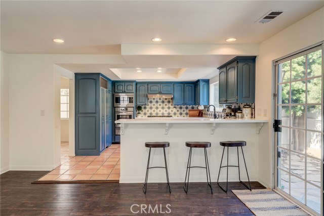 716 Lucia Avenue, Redondo Beach, California 90277, 3 Bedrooms Bedrooms, ,2 BathroomsBathrooms,Residential,Sold,Lucia,PV20207865