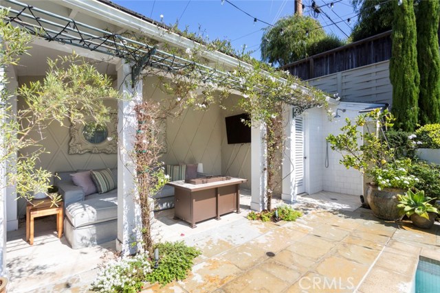 505 17th Street, Manhattan Beach, California 90266, 2 Bedrooms Bedrooms, ,2 BathroomsBathrooms,Residential,Sold,17th,SB19222936