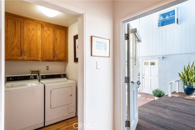 420 3rd Street, Manhattan Beach, California 90266, 2 Bedrooms Bedrooms, ,2 BathroomsBathrooms,Residential,Sold,3rd,SB19171660