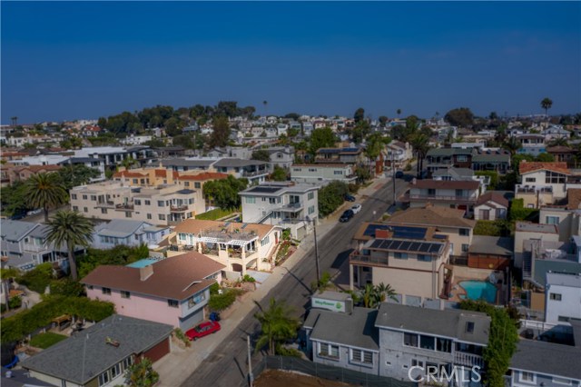 905 14th Street, Hermosa Beach, California 90254, 3 Bedrooms Bedrooms, ,3 BathroomsBathrooms,Residential,Sold,14th,SB20226581