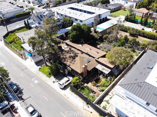 707 Redondo Avenue, Manhattan Beach, California 90266, 3 Bedrooms Bedrooms, ,1 BathroomBathrooms,Residential,Sold,Redondo,SB18277805