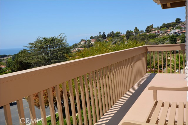 1129 Via Zumaya, Palos Verdes Estates, California 90274, 4 Bedrooms Bedrooms, ,3 BathroomsBathrooms,Residential,Sold,Via Zumaya,PW21178054