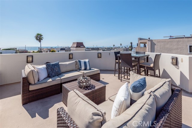 1744 Hermosa Avenue, Hermosa Beach, California 90254, 4 Bedrooms Bedrooms, ,2 BathroomsBathrooms,Residential,Sold,Hermosa,SB21053900