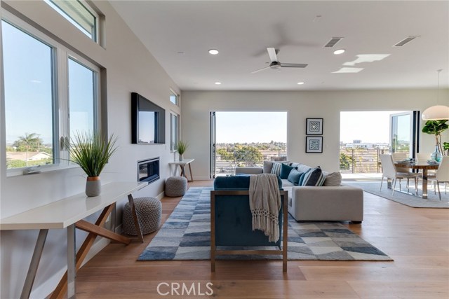 130 Prospect Avenue, Redondo Beach, California 90277, 4 Bedrooms Bedrooms, ,2 BathroomsBathrooms,Residential,Sold,Prospect,SB20026517