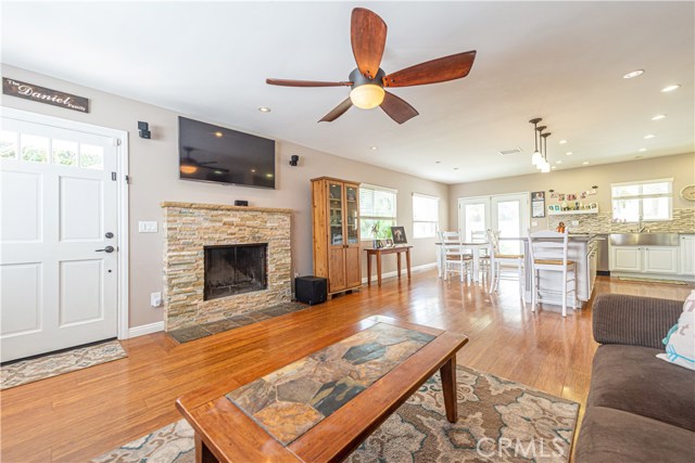 2201 Robinson Street, Redondo Beach, California 90278, 2 Bedrooms Bedrooms, ,1 BathroomBathrooms,Residential,Sold,Robinson,SB20178302