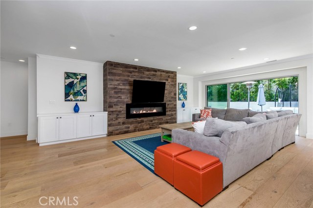 1325 Gertruda Avenue, Redondo Beach, California 90277, 5 Bedrooms Bedrooms, ,4 BathroomsBathrooms,Residential,Sold,Gertruda,SB20095721