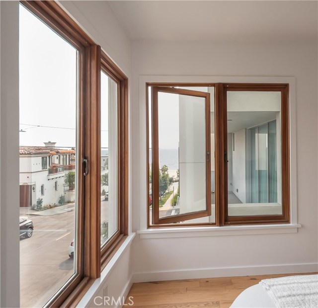 225 1st Street, Manhattan Beach, California 90266, 3 Bedrooms Bedrooms, ,Residential,Sold,1st,SB20187308