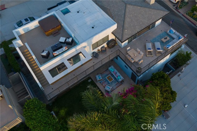 801 Ocean Drive, Hermosa Beach, California 90254, 4 Bedrooms Bedrooms, ,5 BathroomsBathrooms,Residential,Sold,Ocean,SB19222362