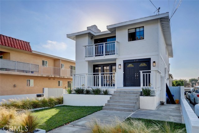 111 Lucia Avenue, Redondo Beach, California 90277, 3 Bedrooms Bedrooms, ,2 BathroomsBathrooms,Residential,Sold,Lucia,SB18257777