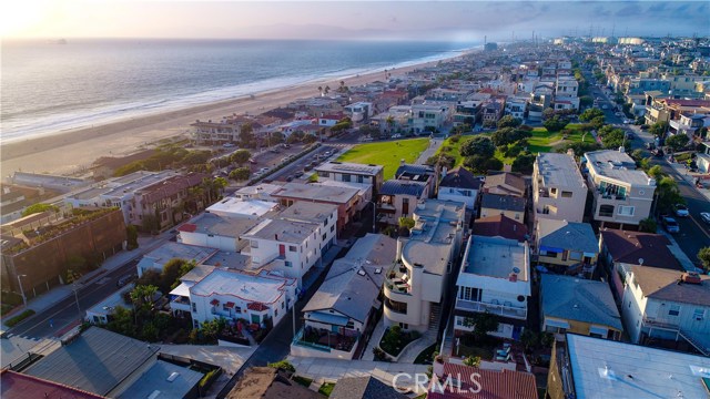 225 25th Street, Manhattan Beach, California 90266, 5 Bedrooms Bedrooms, ,4 BathroomsBathrooms,Residential,Sold,25th,SB19199643