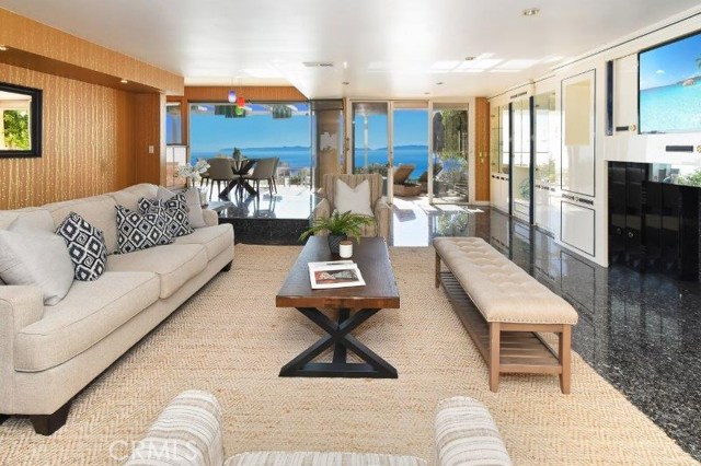 Family Room Looking Out to Ocean & Catalina Views