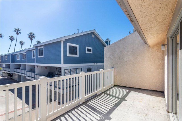 710 Guadalupe Avenue, Redondo Beach, California 90277, 2 Bedrooms Bedrooms, ,2 BathroomsBathrooms,Residential,Sold,Guadalupe,SB19038986