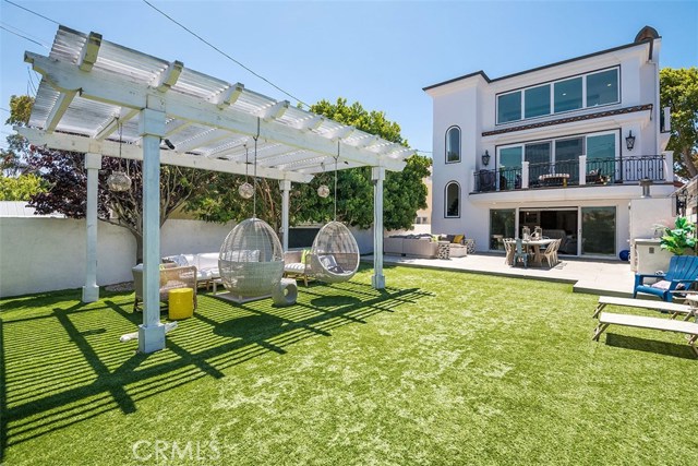 727 Avenue A, Redondo Beach, California 90277, 4 Bedrooms Bedrooms, ,3 BathroomsBathrooms,Residential,Sold,Avenue A,SB20144641