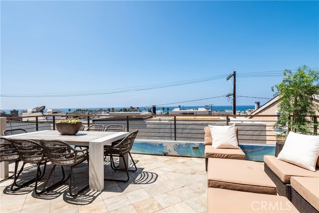 1523 Manhattan Avenue, Hermosa Beach, California 90254, 4 Bedrooms Bedrooms, ,5 BathroomsBathrooms,Residential,Sold,Manhattan,SB18207493