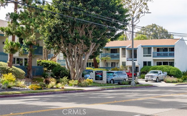 902 Camino Real, Redondo Beach, California 90277, 2 Bedrooms Bedrooms, ,1 BathroomBathrooms,Residential,Sold,Camino Real,SB18179214