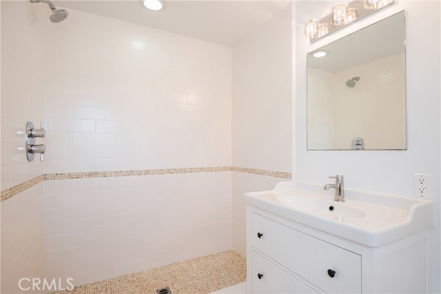 2620 Palm Avenue, Manhattan Beach, California 90266, 5 Bedrooms Bedrooms, ,1 BathroomBathrooms,Residential,Sold,Palm,SB21011600