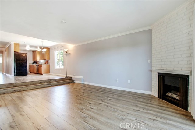 OPEN LIVING CONCEPT AND GAS FIREPLACE OPEN LIVING CONCEPT AND GAS FIREPLACE