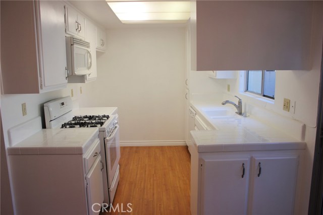 2120 Dufour Avenue, Redondo Beach, California 90278, 2 Bedrooms Bedrooms, ,1 BathroomBathrooms,Residential,Sold,Dufour,SB17275340