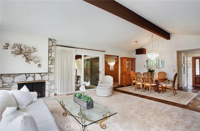 Direct access to the kitchen for entertaining