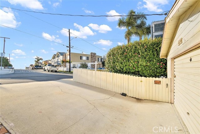 1202 Harper Avenue, Redondo Beach, California 90278, 3 Bedrooms Bedrooms, ,2 BathroomsBathrooms,Residential,Sold,Harper,SB21018499