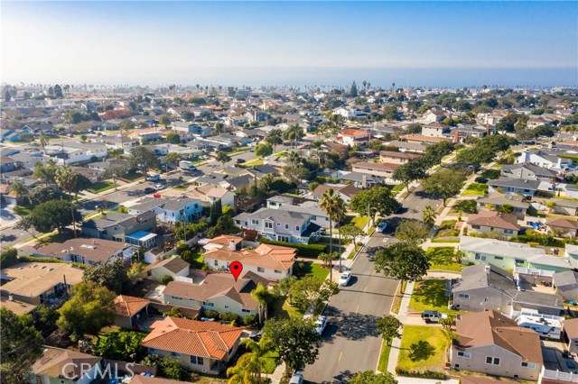 1327 Helberta Avenue, Redondo Beach, California 90277, 3 Bedrooms Bedrooms, ,1 BathroomBathrooms,Residential,Sold,Helberta,SB20260522