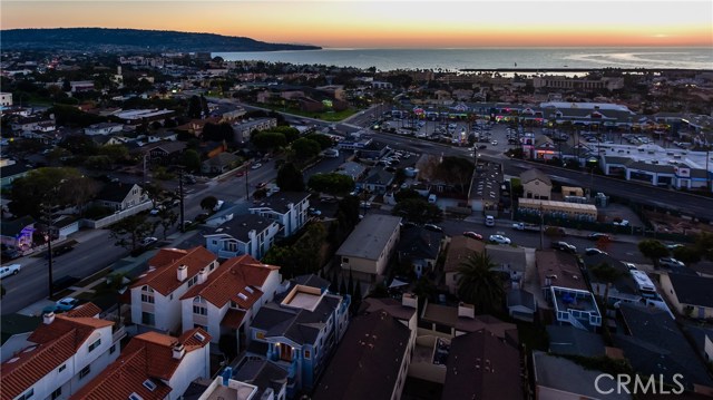 607 Guadalupe Avenue, Redondo Beach, California 90277, 4 Bedrooms Bedrooms, ,4 BathroomsBathrooms,Residential,Sold,Guadalupe,PV18043170