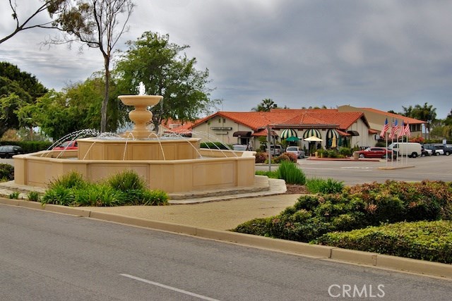 Walk to Lunada Bay Plaza