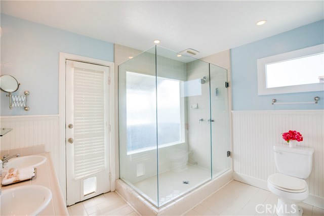 225 15th Street, Manhattan Beach, California 90266, 4 Bedrooms Bedrooms, ,1 BathroomBathrooms,Residential,Sold,15th,SB20180617