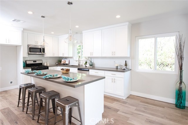 326 Prospect Avenue, Redondo Beach, California 90277, 3 Bedrooms Bedrooms, ,2 BathroomsBathrooms,Residential,Sold,Prospect,OC17090576