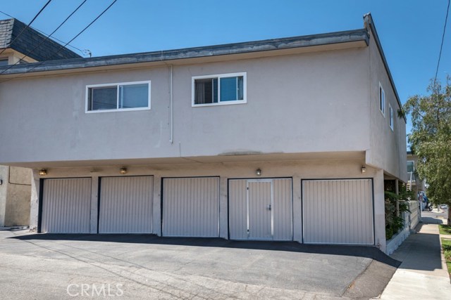 1117 Pacific Avenue, Manhattan Beach, California 90266, 2 Bedrooms Bedrooms, ,1 BathroomBathrooms,Residential,Sold,Pacific,SB17151758