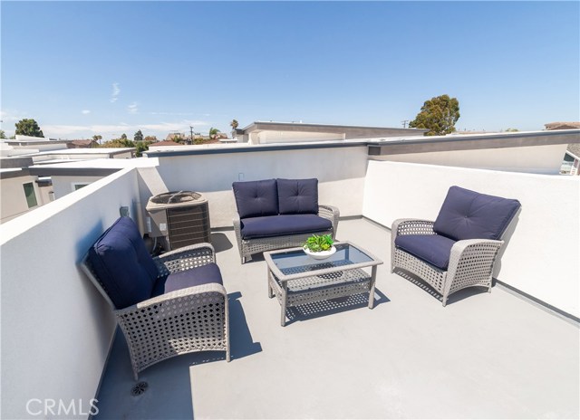 Roof top deck private