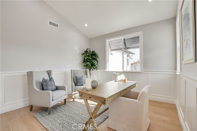 MASTER SEATING ENCLAVE