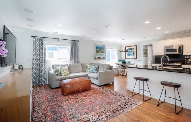 1641 Haynes Lane, Redondo Beach, California 90278, 2 Bedrooms Bedrooms, ,Residential,Sold,Haynes,SB20135411