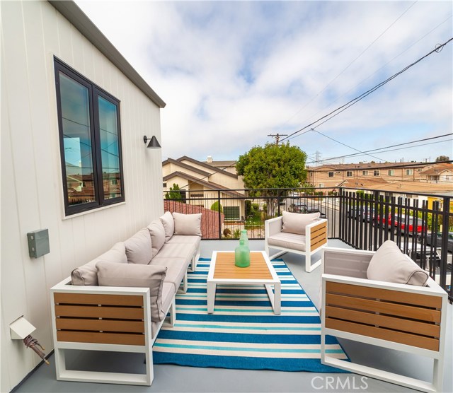 2313 Carnegie Lane, Redondo Beach, California 90278, 4 Bedrooms Bedrooms, ,3 BathroomsBathrooms,Residential,Sold,Carnegie,SB19138733