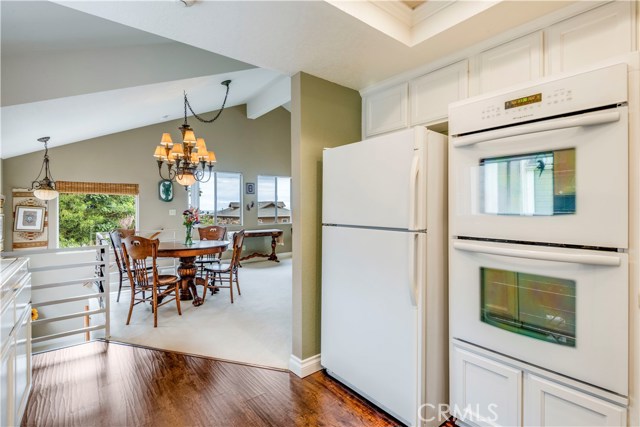 211 Helberta Avenue, Redondo Beach, California 90277, 2 Bedrooms Bedrooms, ,2 BathroomsBathrooms,Residential,Sold,Helberta,SB20006605