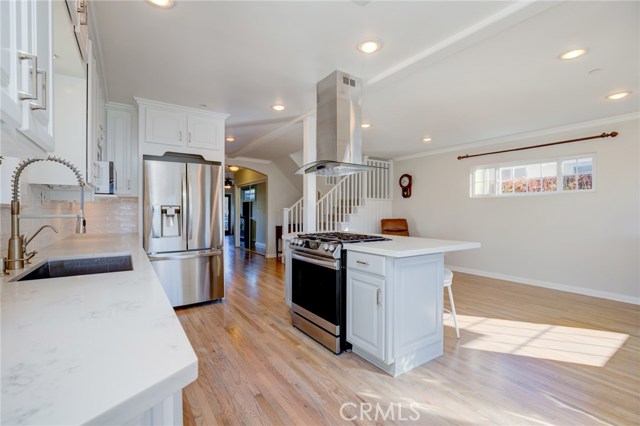 1019 Avenue B, Redondo Beach, California 90277, 4 Bedrooms Bedrooms, ,2 BathroomsBathrooms,Residential,Sold,Avenue B,PV20263391