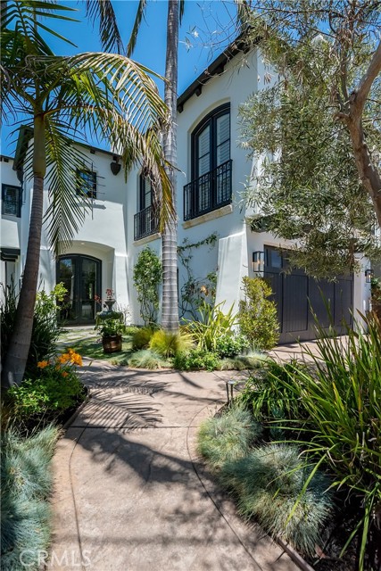 587 26th Street, Manhattan Beach, California 90266, 4 Bedrooms Bedrooms, ,3 BathroomsBathrooms,Residential,Sold,26th,SB21063366