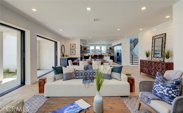 1130 21st Street, Manhattan Beach, California 90266, 5 Bedrooms Bedrooms, ,4 BathroomsBathrooms,Residential,Sold,21st,SB21098347